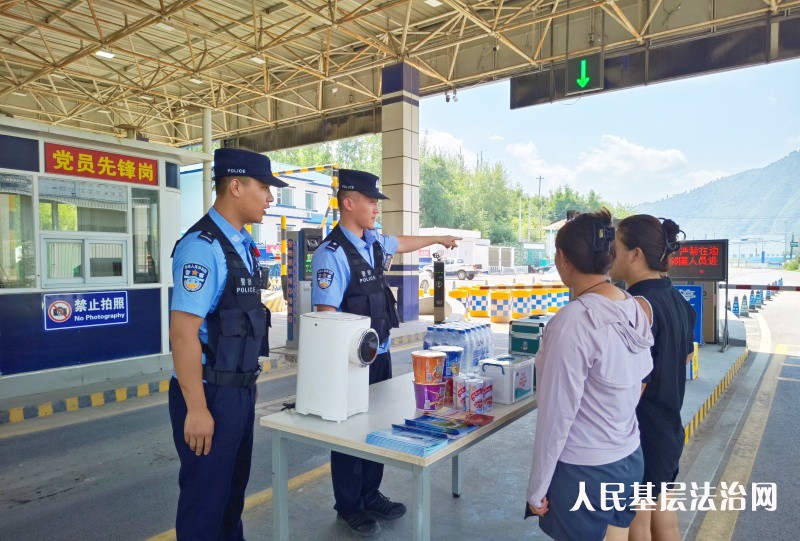 吉林省白山边境管理支队八道沟边境检查站：边关上的“八一”温度，执勤岗变身暖心便民驿站