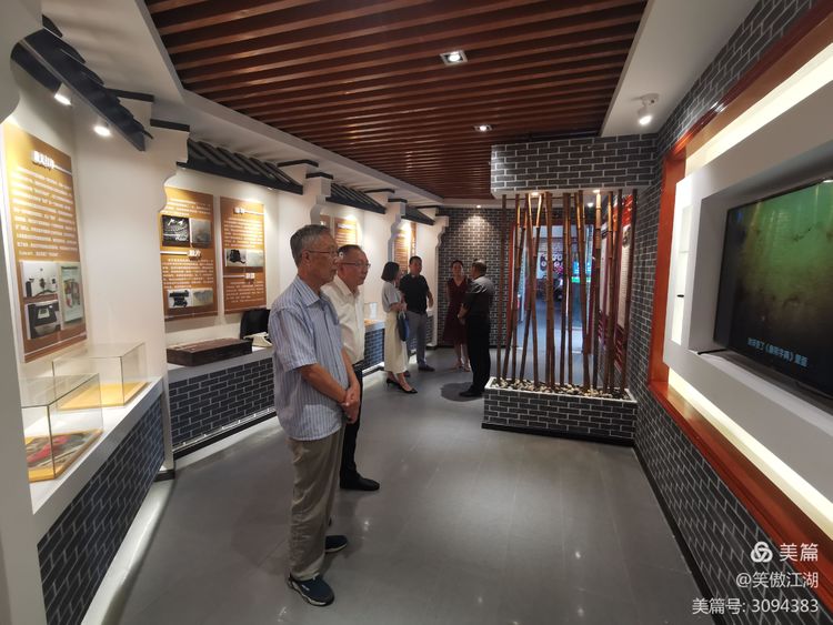 重走红军路 再系故乡情——李少元将军长子李新春大校回乡记